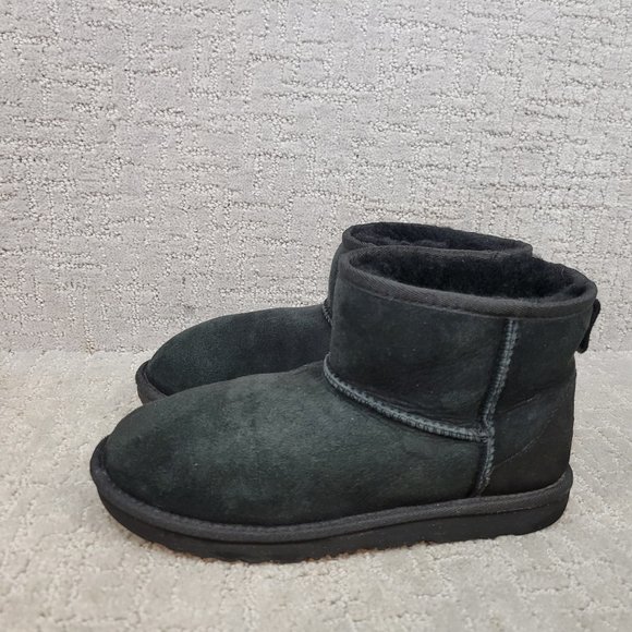 UGG Classic Mini II Women's Size 5 Black Suede Slip On Ankle Boot - Picture 4 of 10